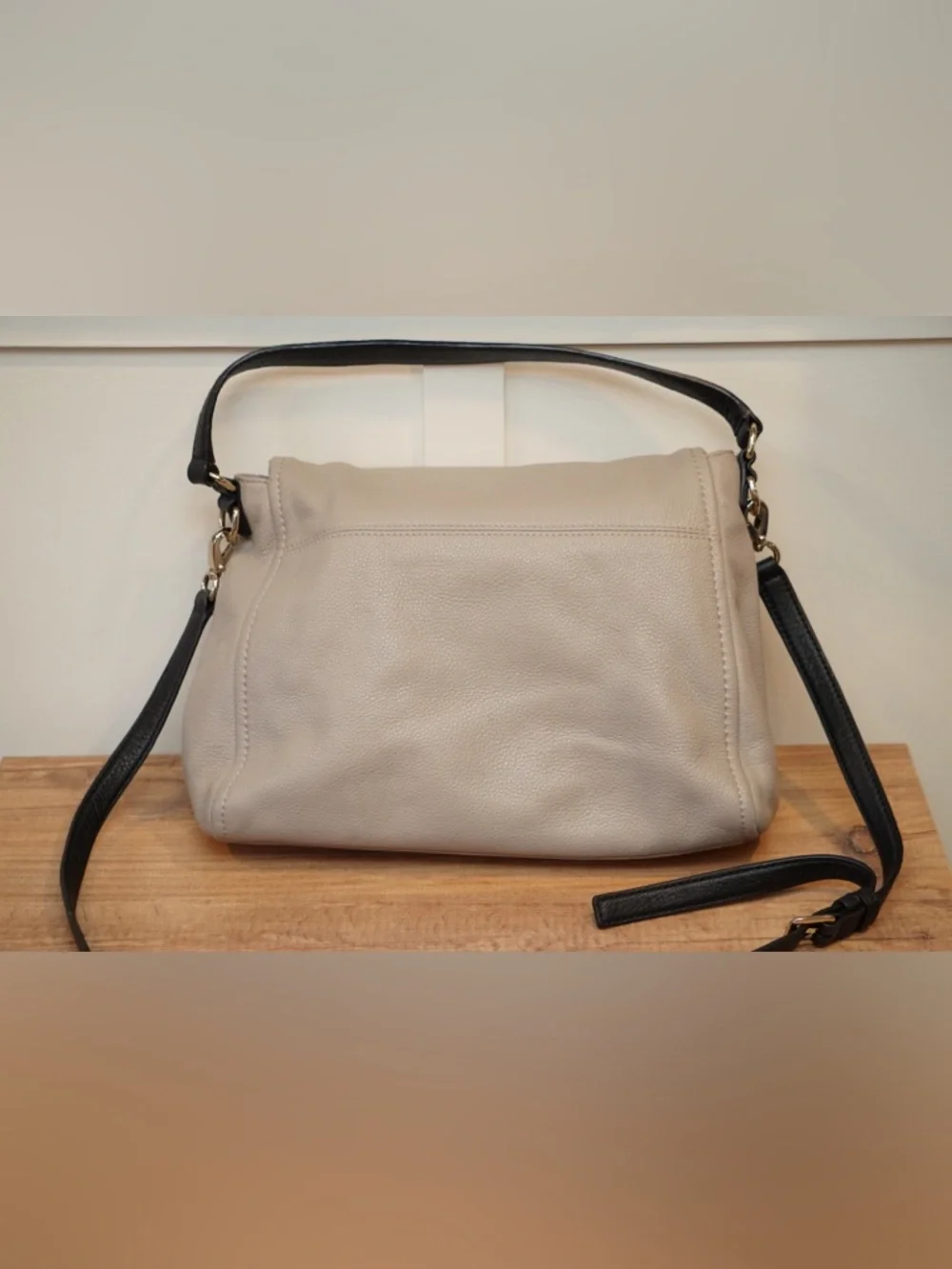 kate spade Beige Shoulder Bag with Black Trim - Picture 2 of 13